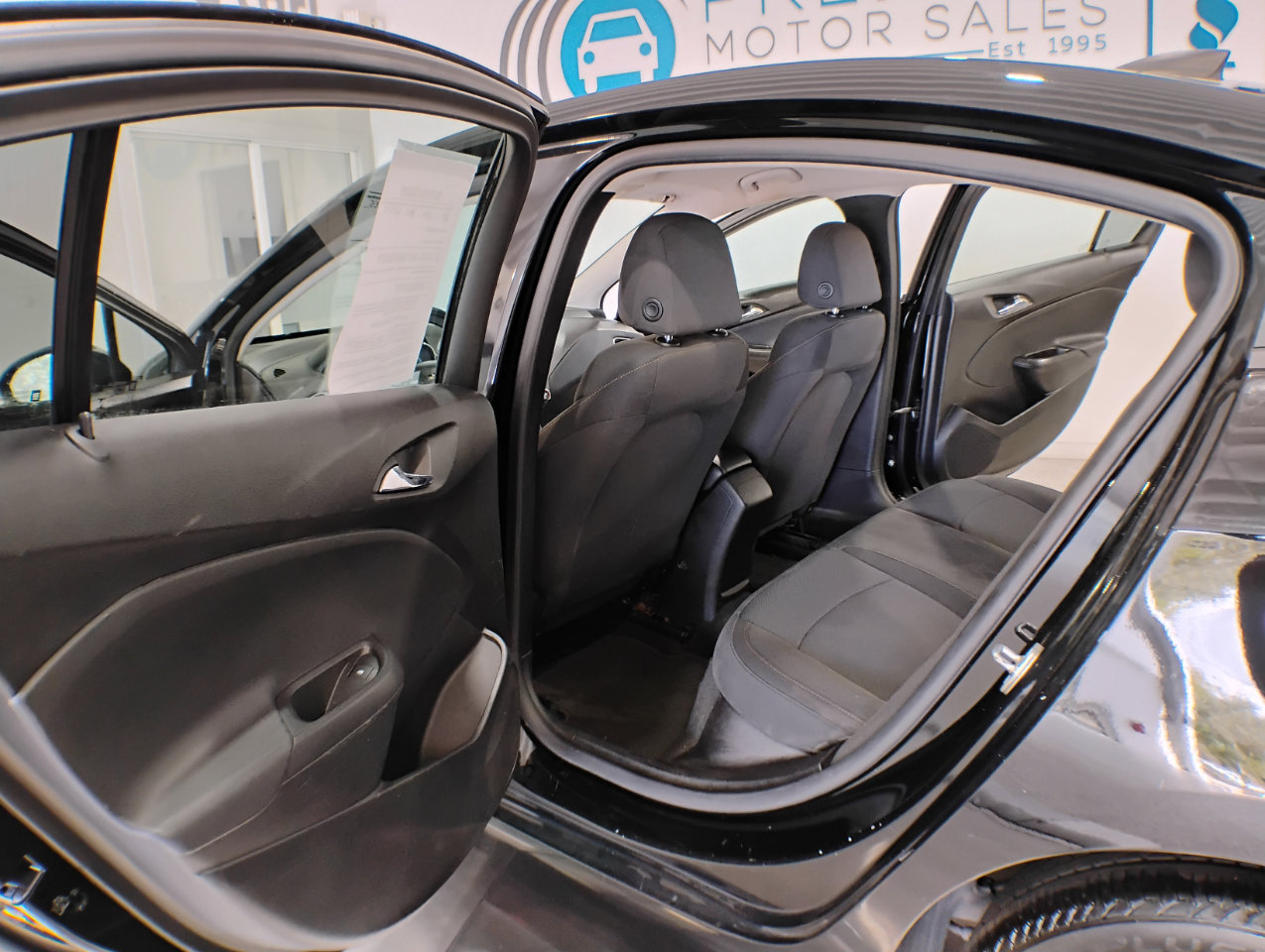 Used 2016 Chevrolet Cruze LS image 9