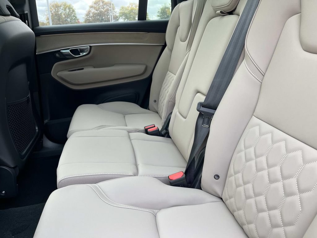 Certified 2026 Volvo XC90 B6 Plus AWD/4WD image 18