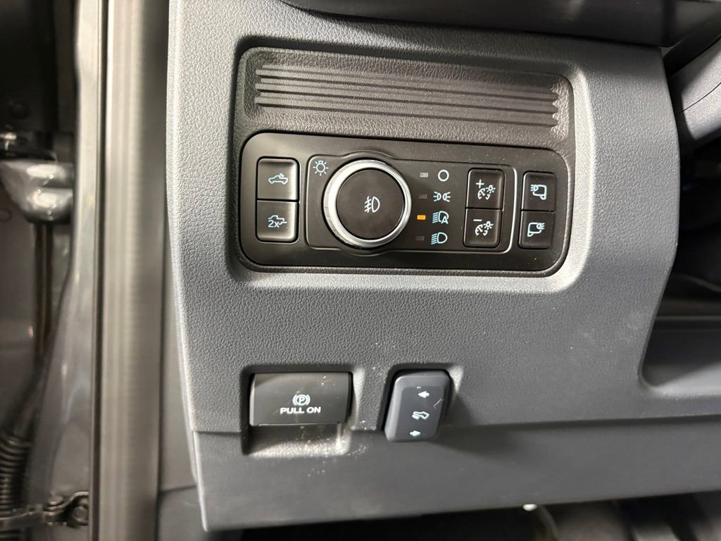 New 2026 Ford F250 Lariat w/ Black Appearance Package image 17