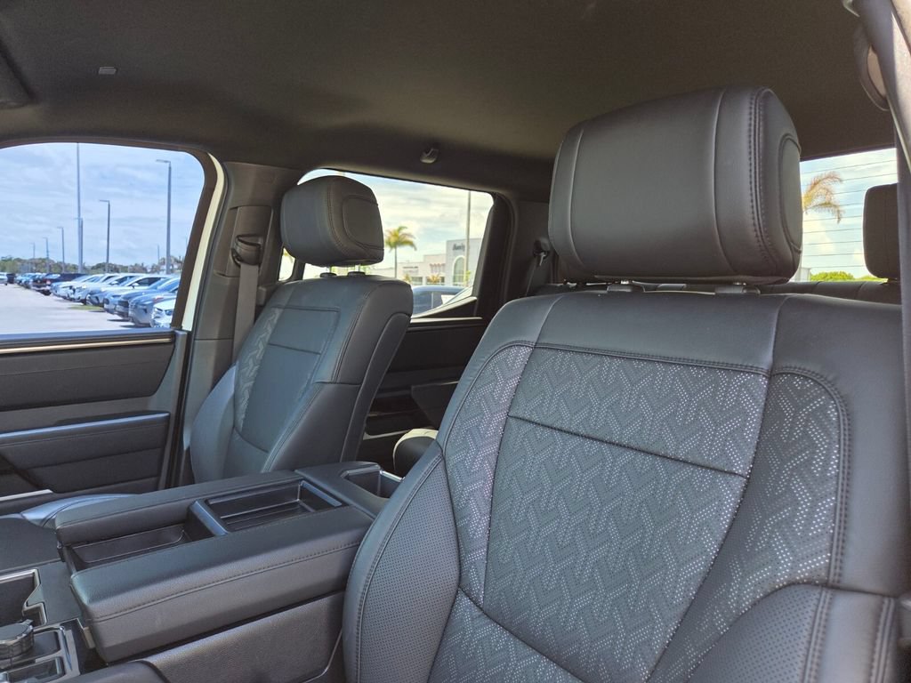 Used 2025 Toyota Tundra Limited AWD/4WD image 21