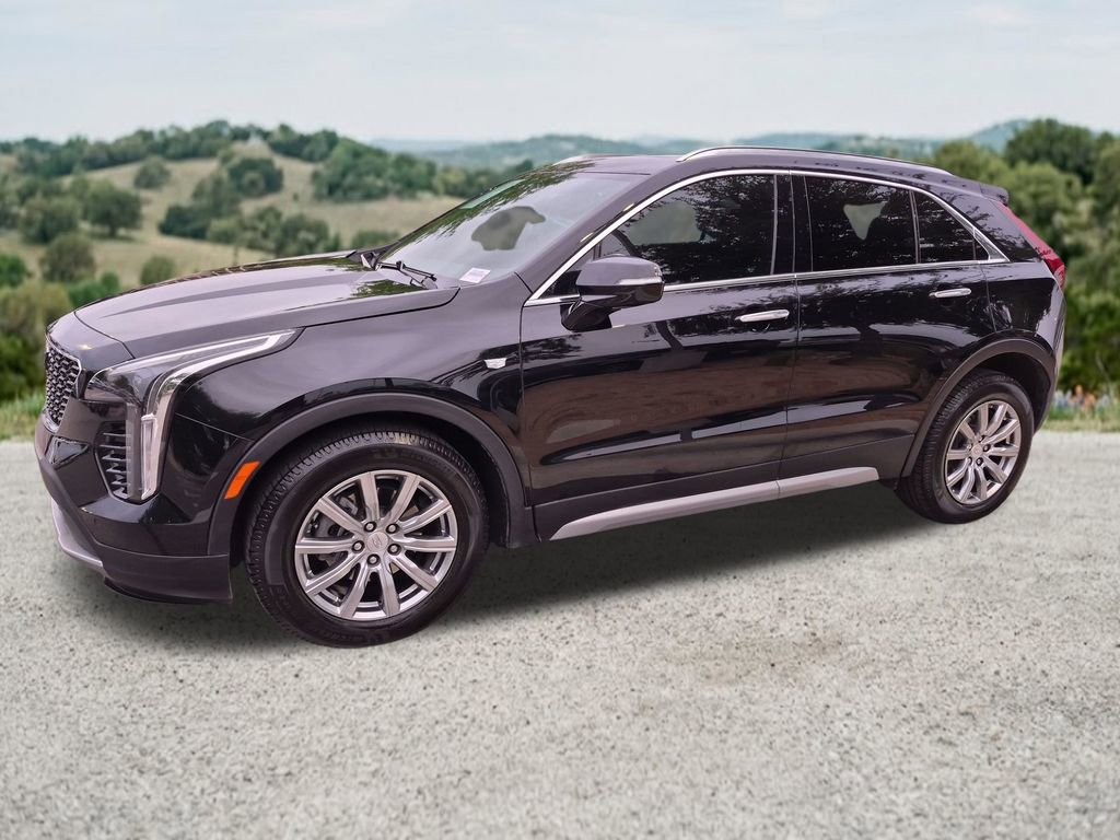 Used 2023 Cadillac XT4 Premium Luxury w/ Cold Weather Package FWD image 4