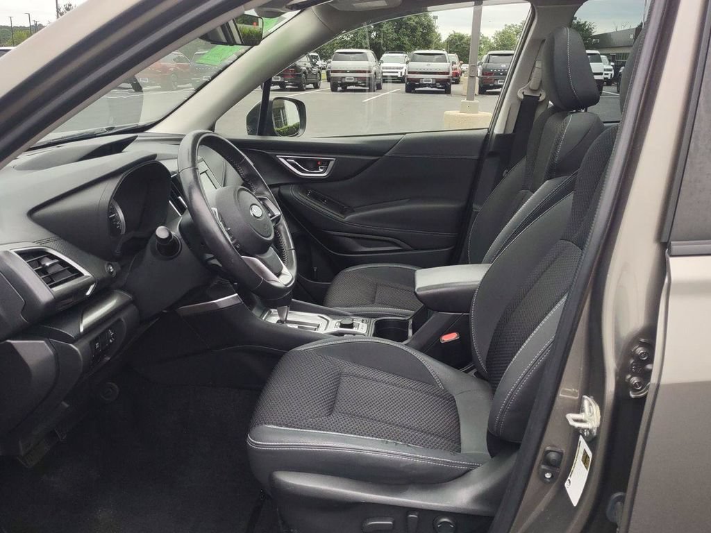 Used 2021 Subaru Forester Premium AWD/4WD image 18