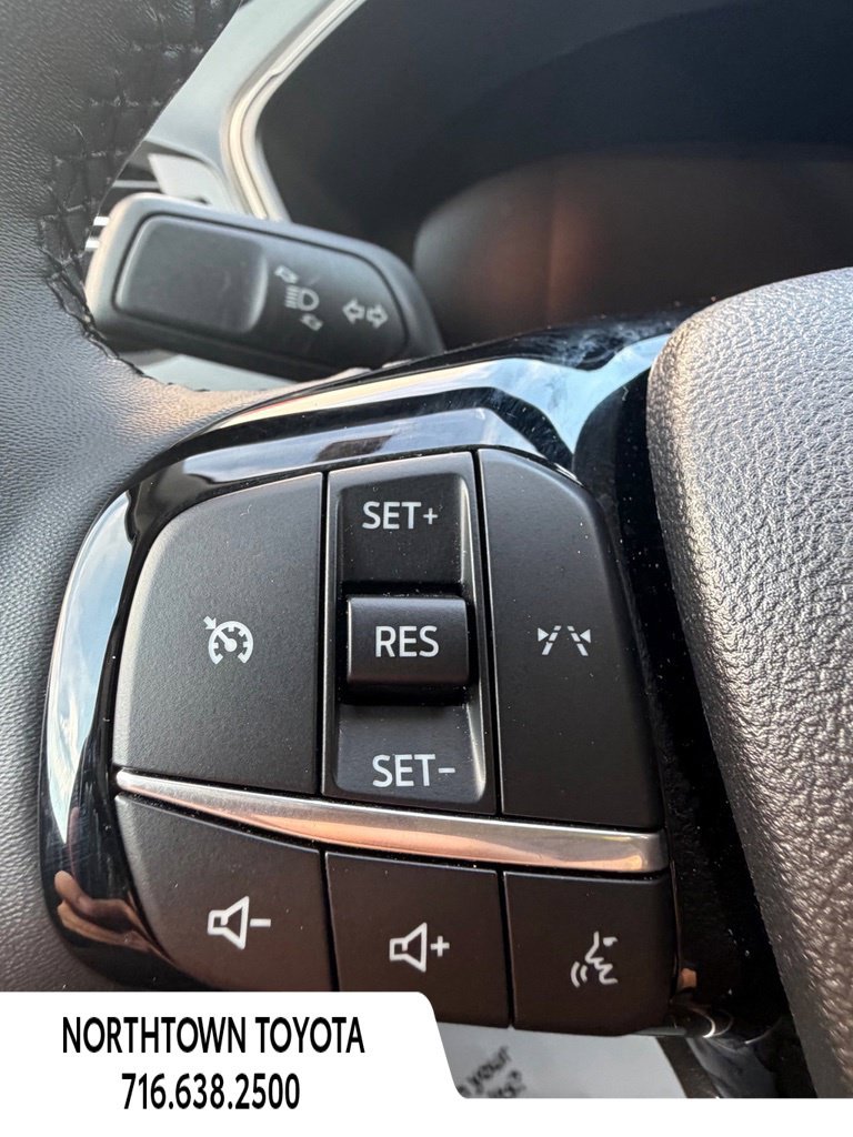 Used 2023 Ford Escape Active w/ Cold Weather Package FWD image 23