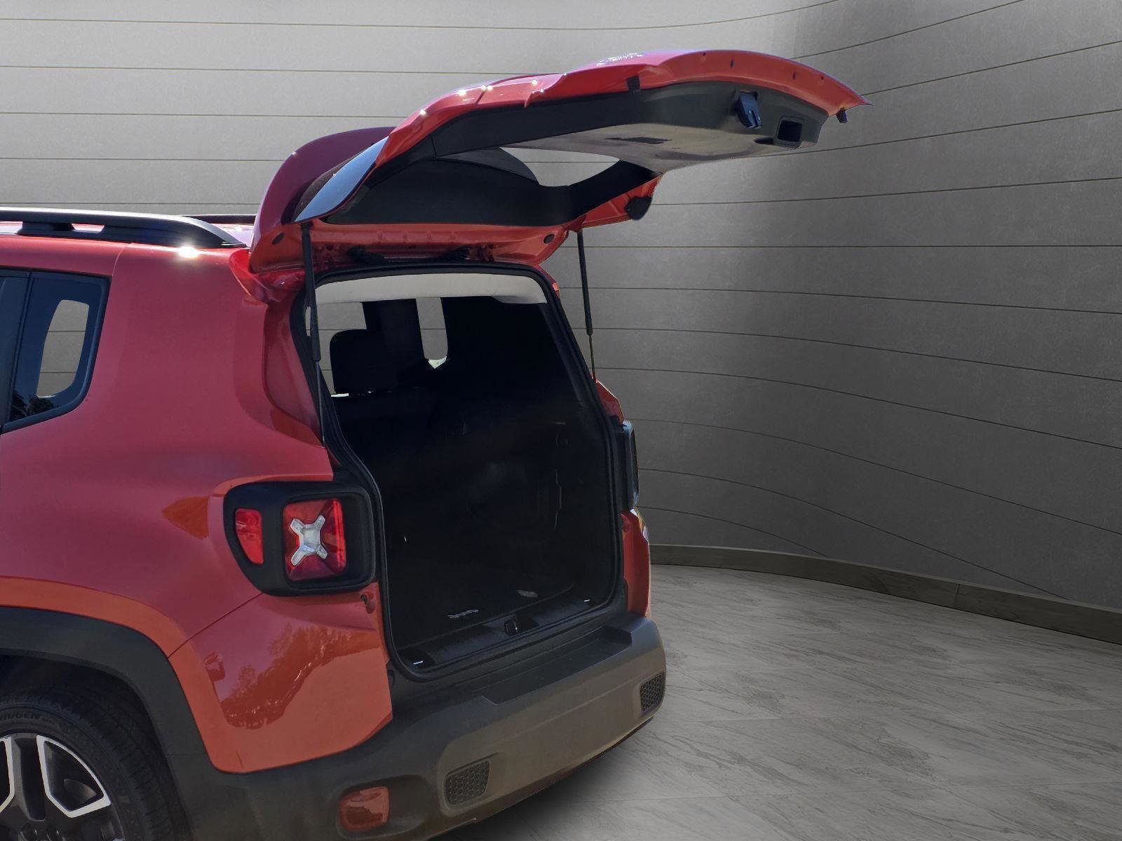 Used 2021 Jeep Renegade Latitude image 8