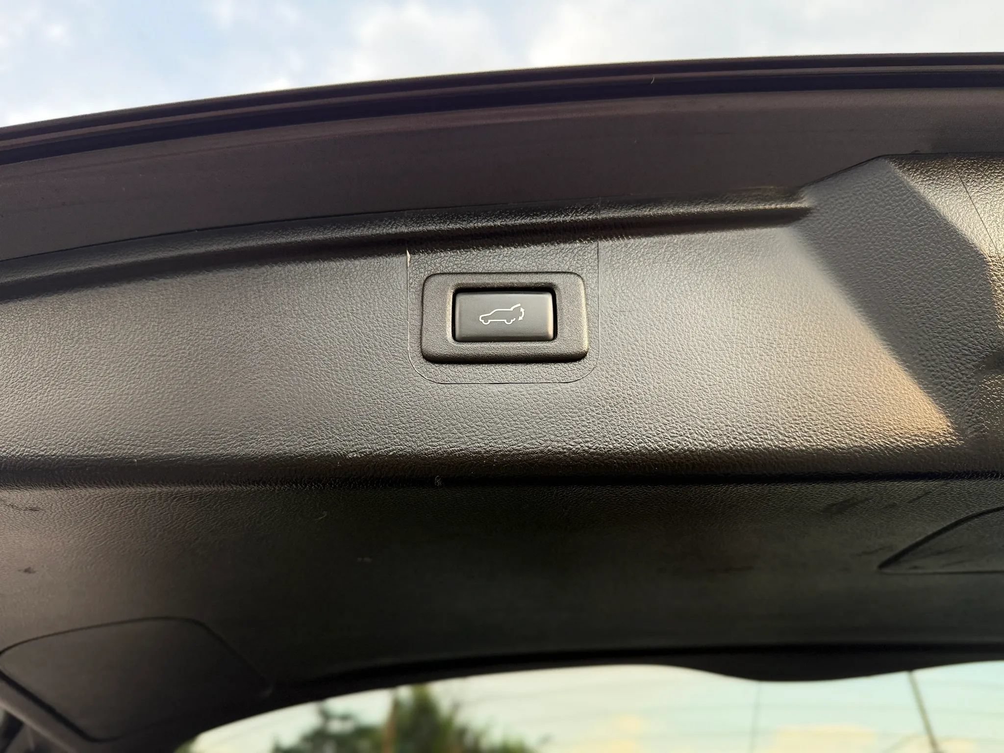 Used 2018 Subaru Outback 2.5i Premium AWD/4WD image 24