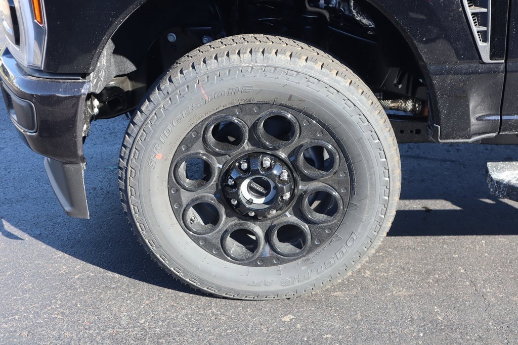 New 2026 Ford F250 Lariat w/ Black Appearance Package image 18