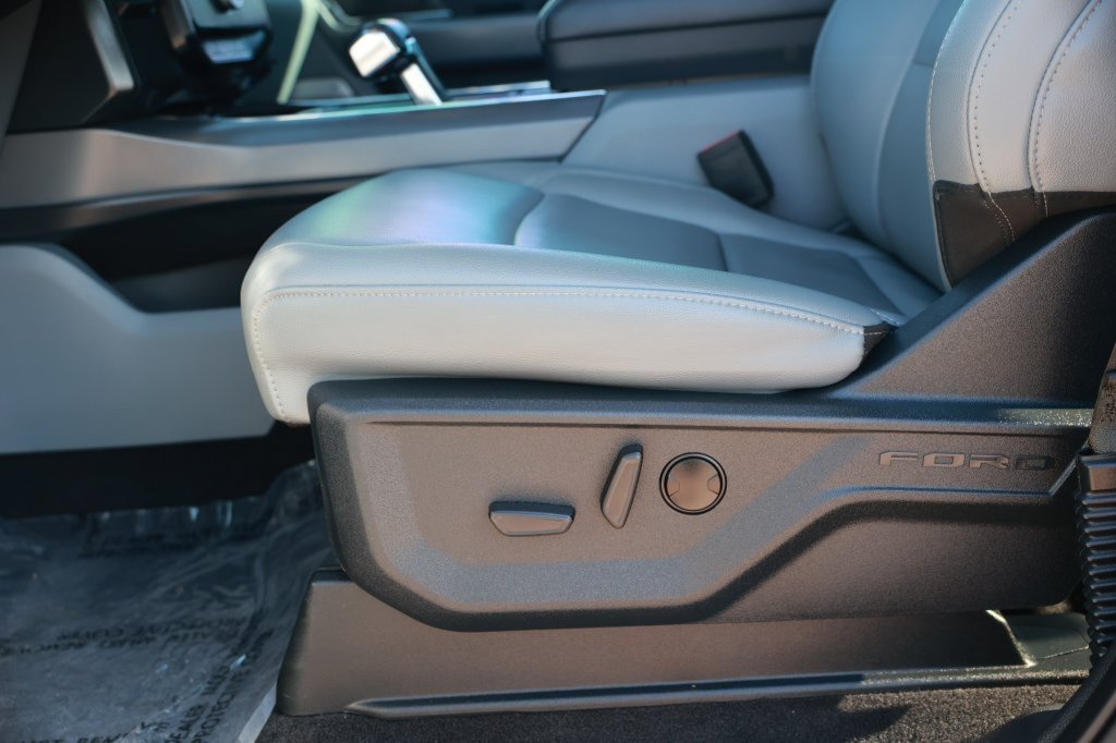 Used 2025 Ford F150 Lightning Flash AWD/4WD image 24