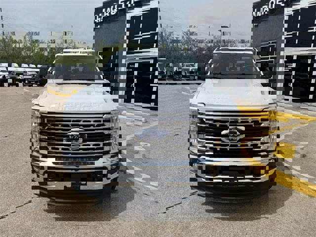 New 2025 Ford F550 4x4 SuperCab Super Duty image 2