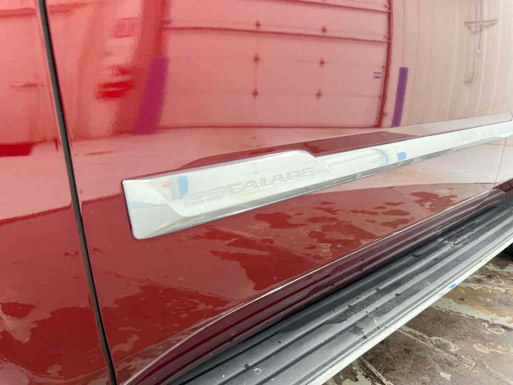 Used 2016 Cadillac Escalade Luxury image 28