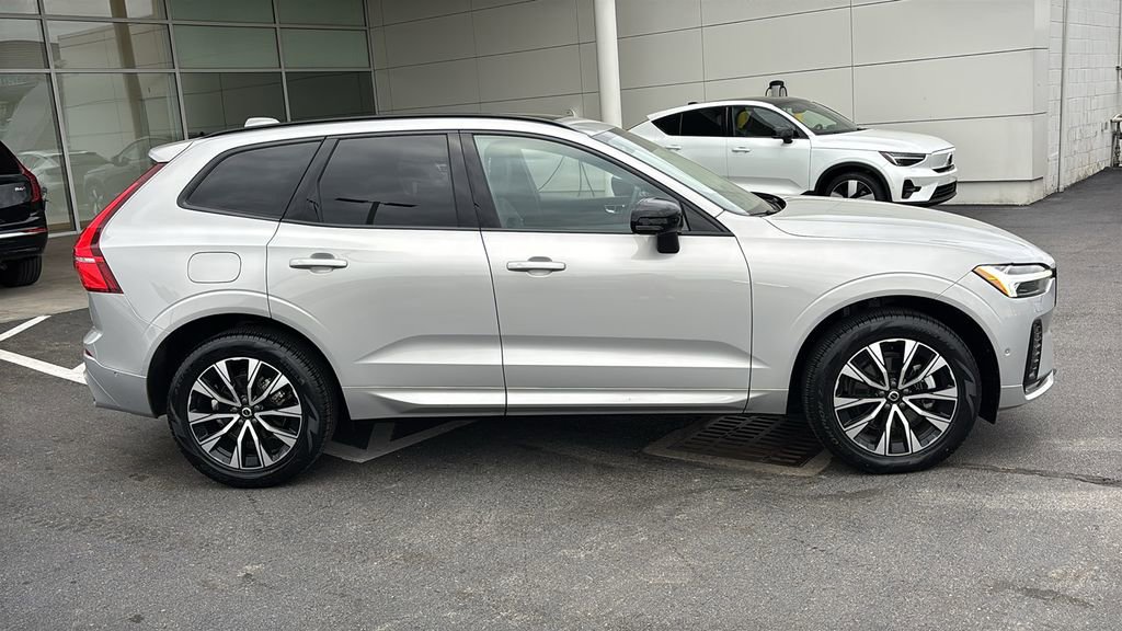 Certified 2025 Volvo XC60 B5 Plus AWD/4WD image 27