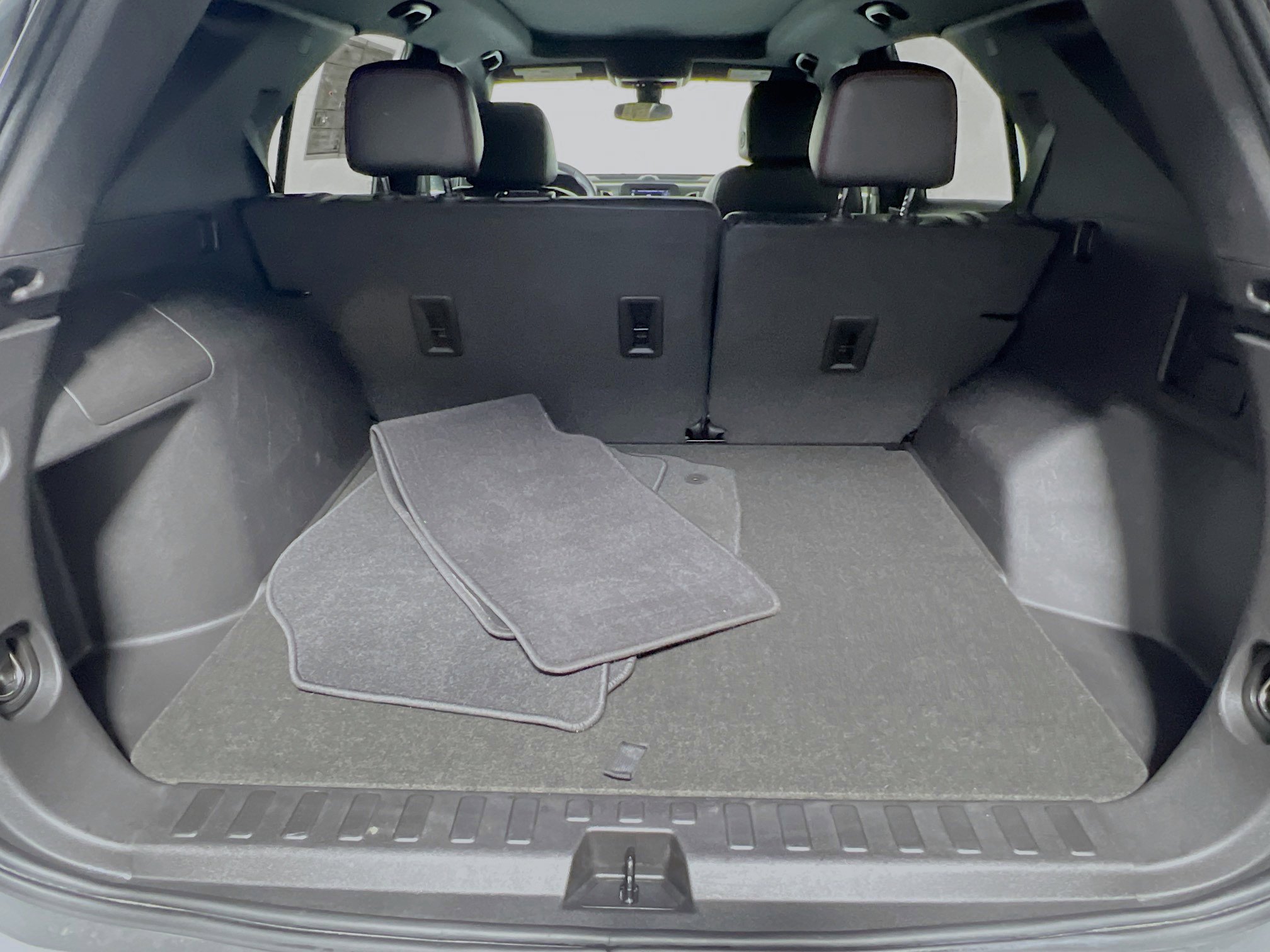 Used 2023 Chevrolet Equinox RS image 33