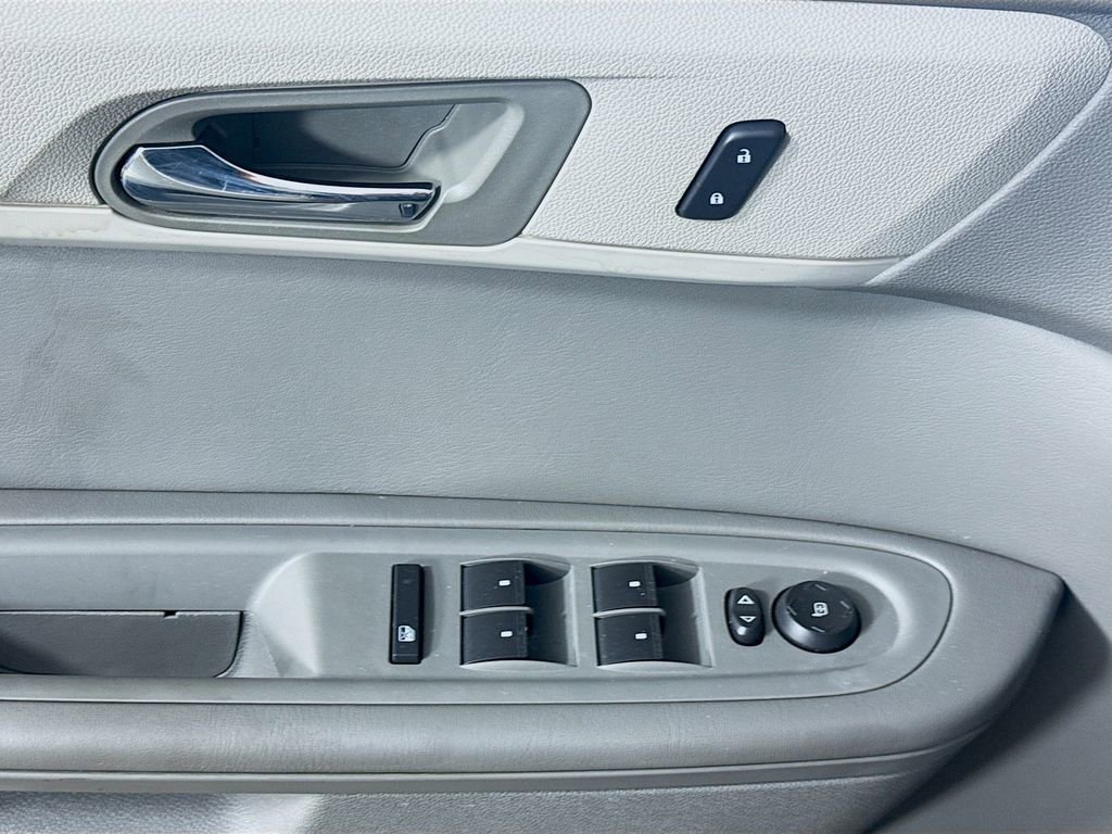 Used 2016 Chevrolet Traverse LS image 19