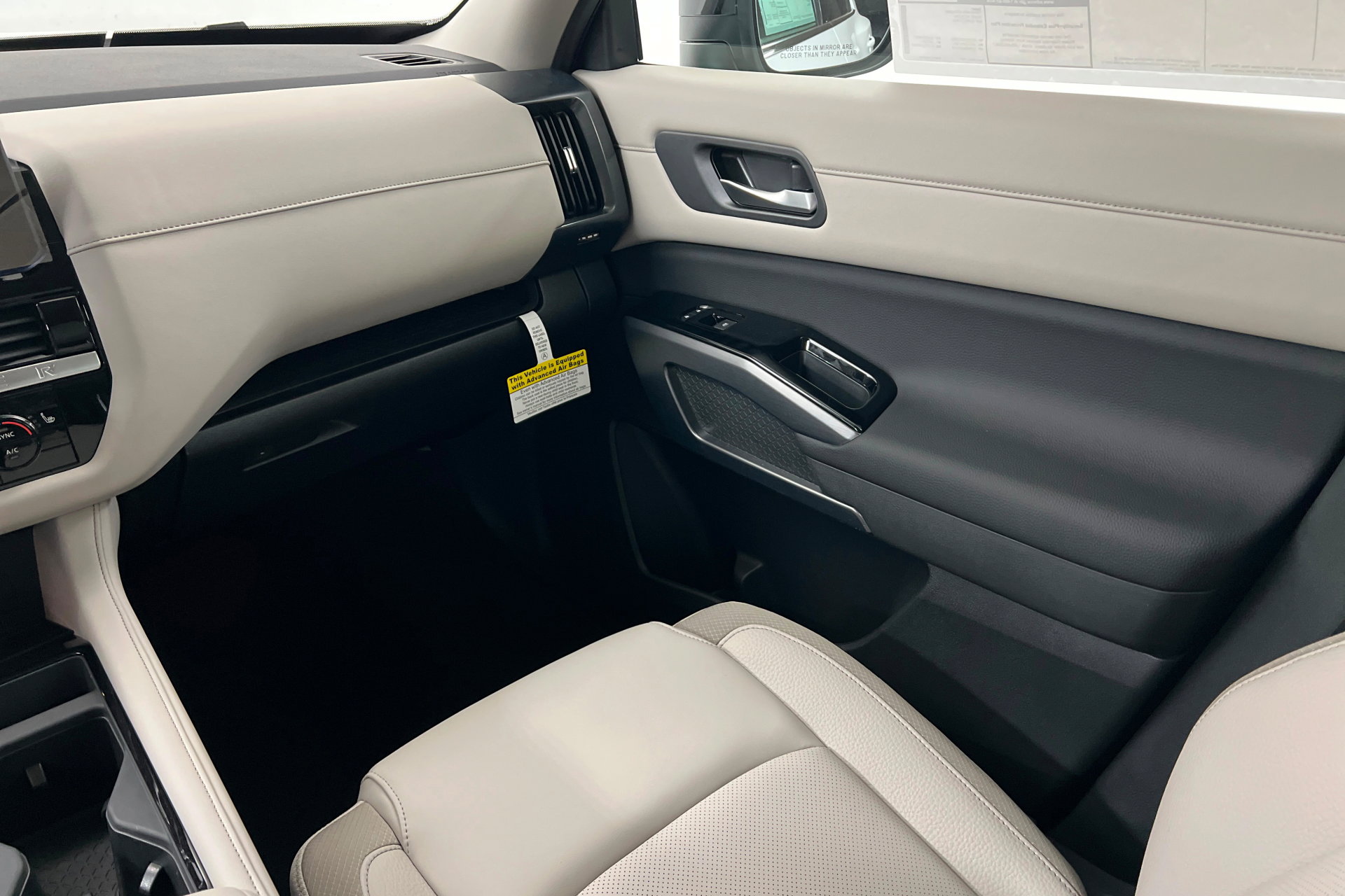 New 2026 Nissan Pathfinder SL image 10