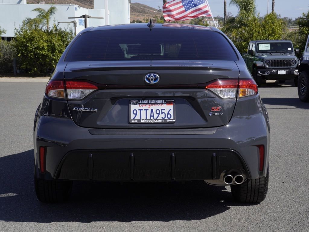 Used 2025 Toyota Corolla SE w/ SE Premium Package FWD image 5