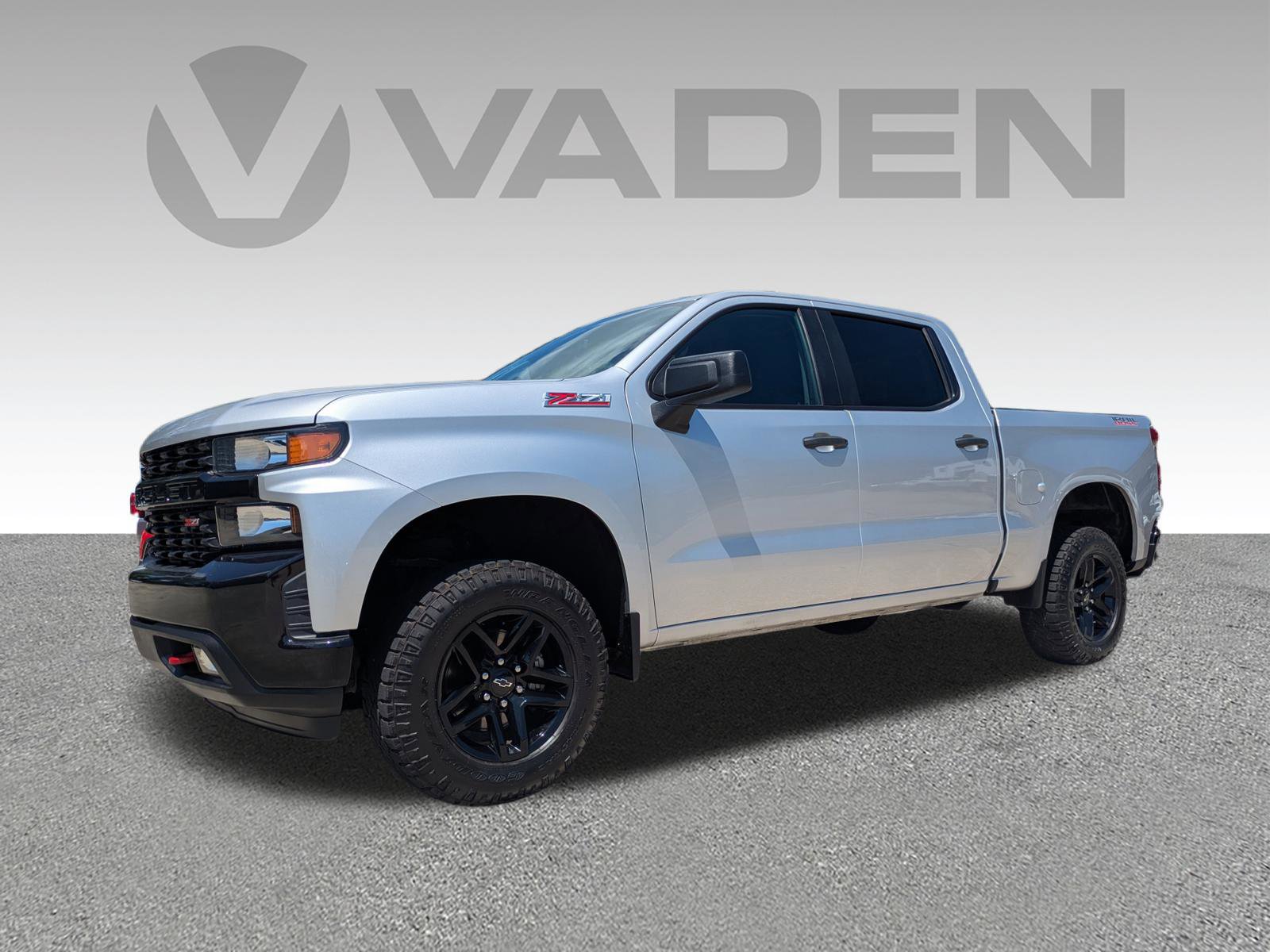 Used 2020 Chevrolet Silverado 1500 Custom Trail Boss w/ Custom Convenience Package AWD/4WD image 2