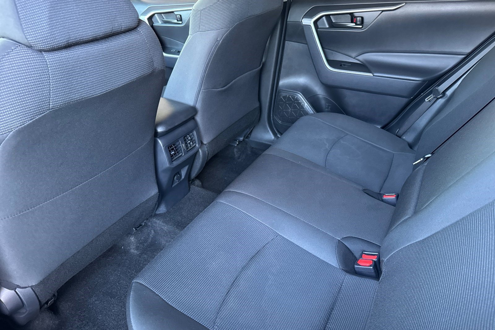 Certified 2024 Toyota RAV4 LE AWD/4WD image 27