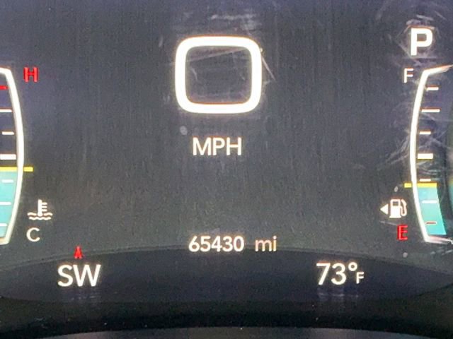 Used 2023 Chrysler Pacifica Touring-L image 28