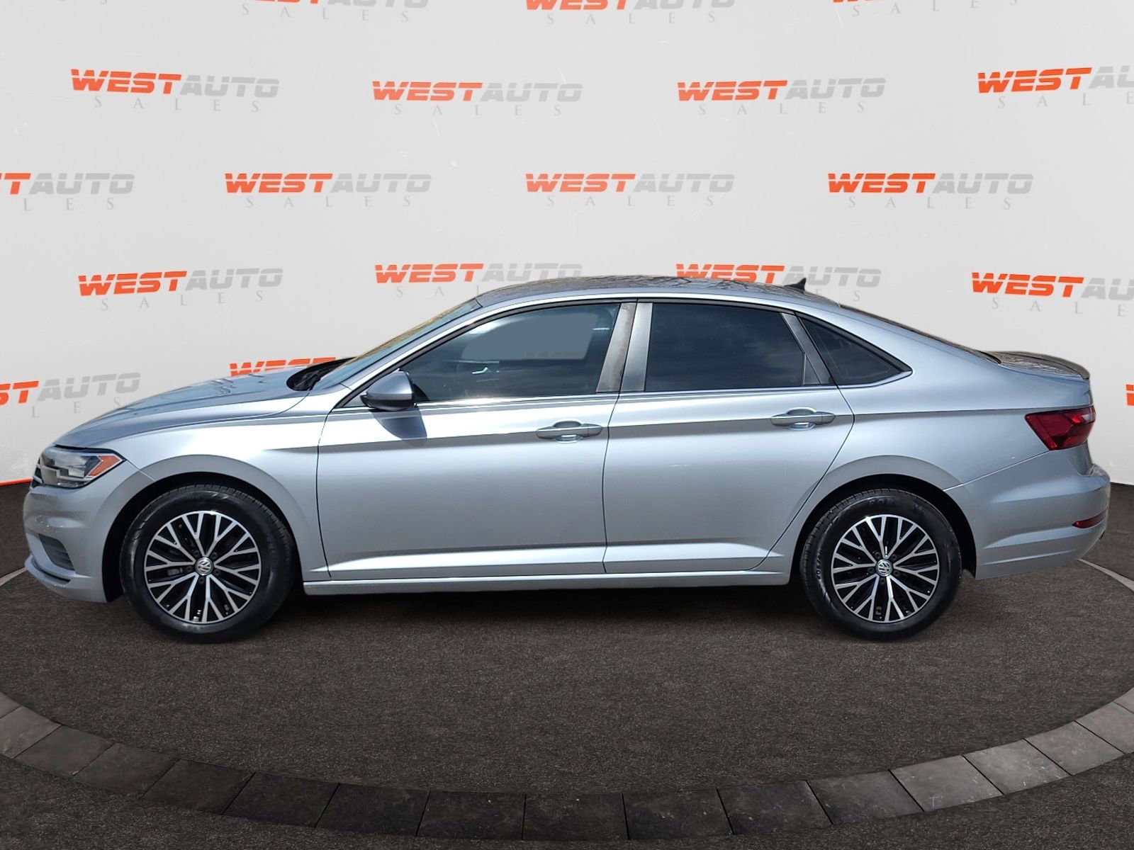Used 2021 Volkswagen Jetta S image 2
