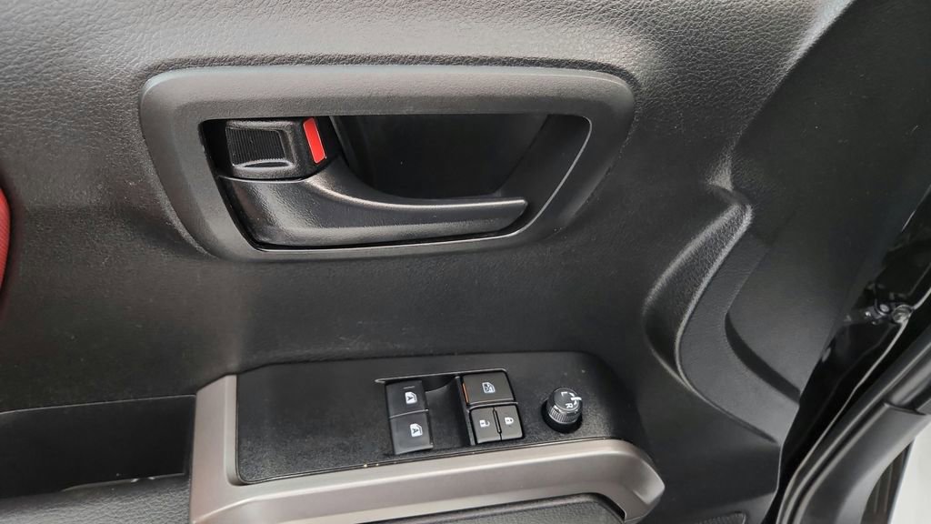 Certified 2023 Toyota Tacoma SR5 AWD/4WD image 24