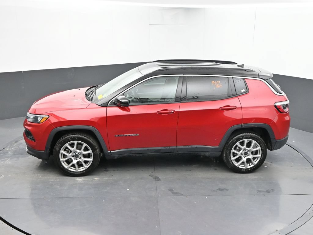Used 2025 Jeep Compass Limited AWD/4WD image 25