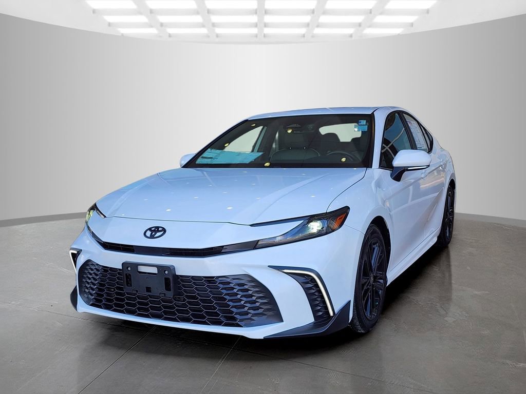 Used 2025 Toyota Camry SE w/ Convenience Package image 9