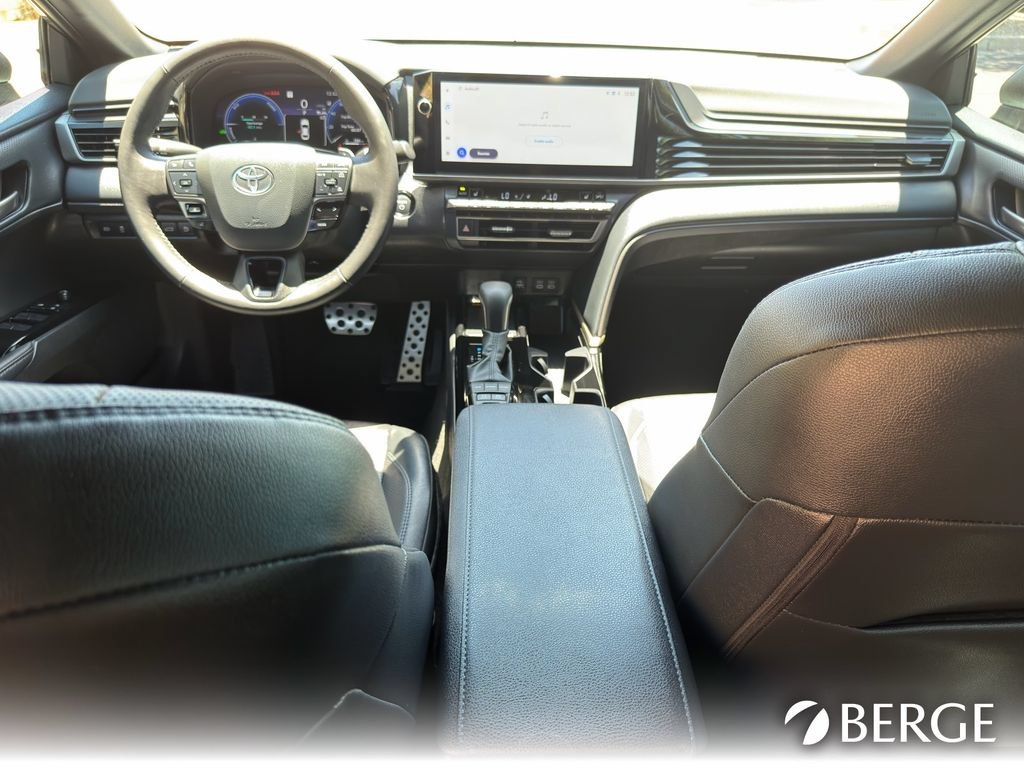 Used 2025 Toyota Camry XSE FWD image 31