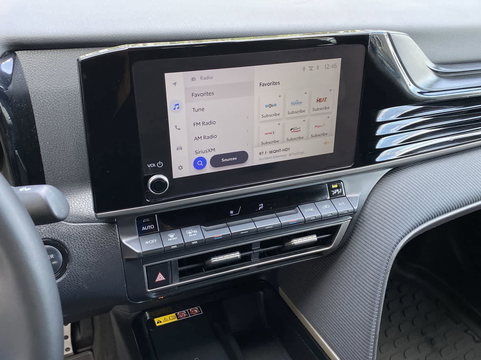 Used 2025 Toyota Camry SE FWD image 29