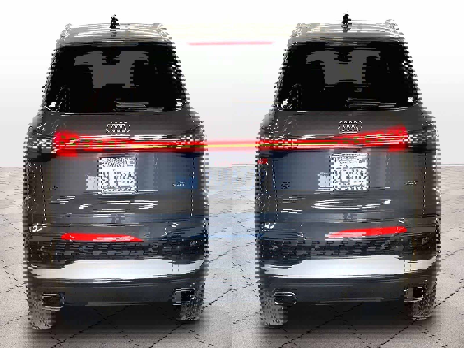 Used 2025 Audi Q5 Premium w/ Convenience Package image 7