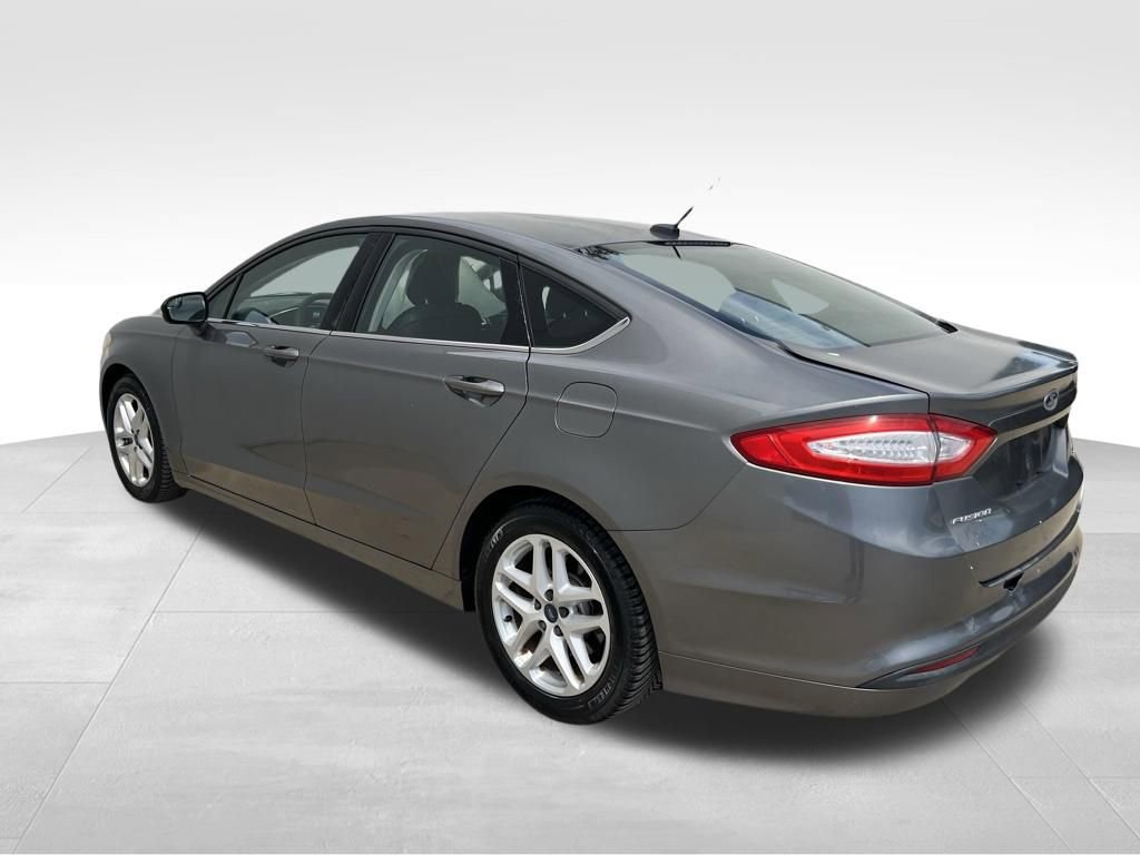 Used 2014 Ford Fusion SE FWD image 8