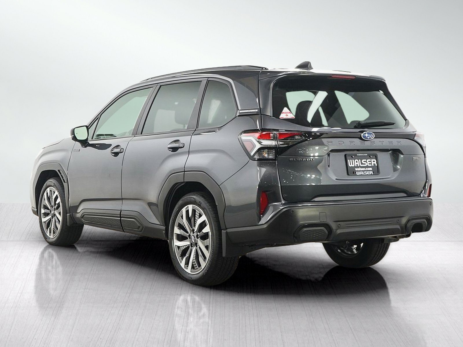 Used 2025 Subaru Forester Touring w/ Touring Package AWD/4WD image 3
