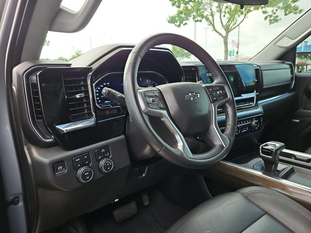 Used 2024 Chevrolet Silverado 1500 LT Trail Boss w/ Convenience Package II image 9