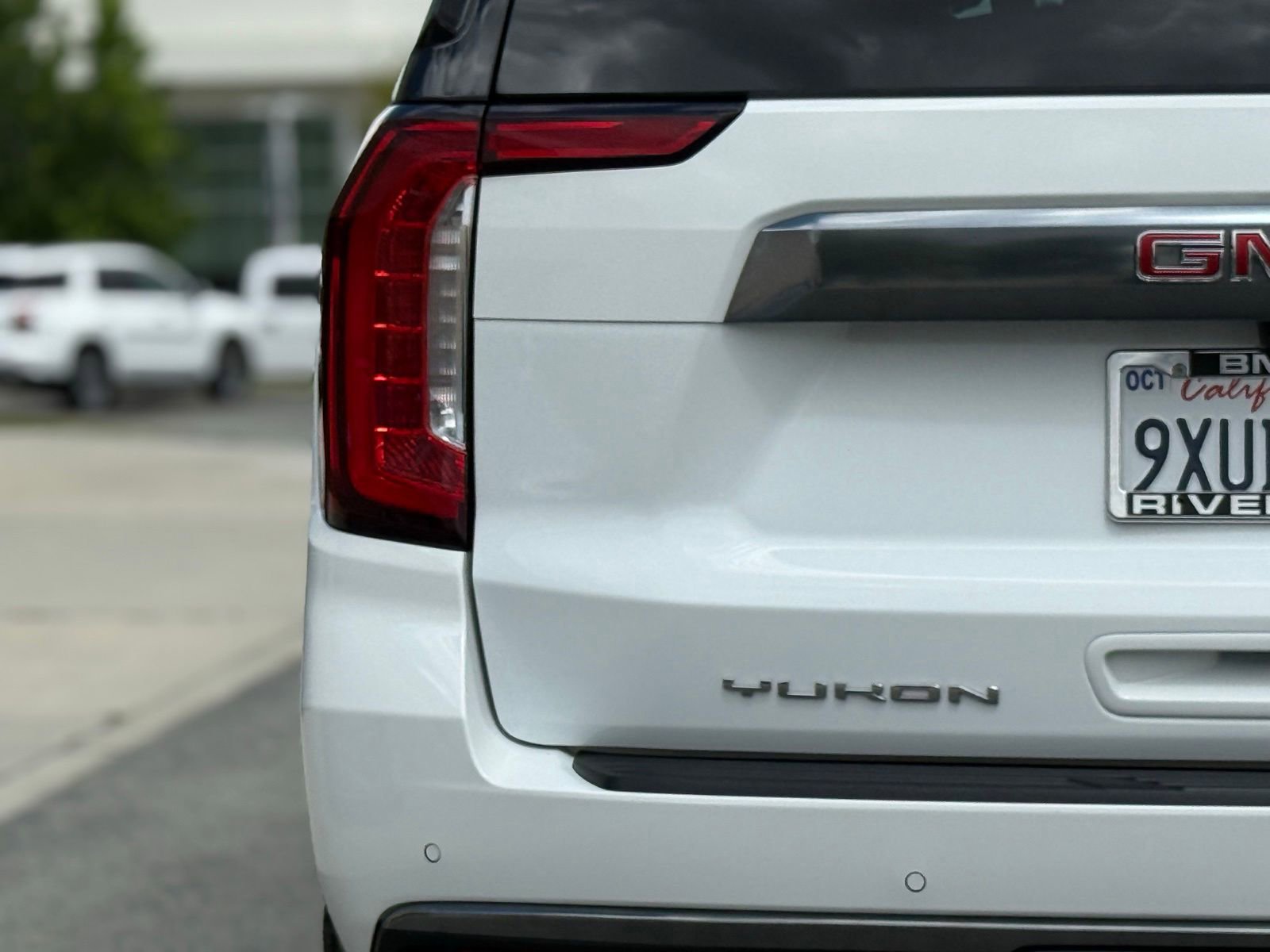 Used 2024 GMC Yukon AT4 w/ AT4 Premium Package AWD/4WD image 15