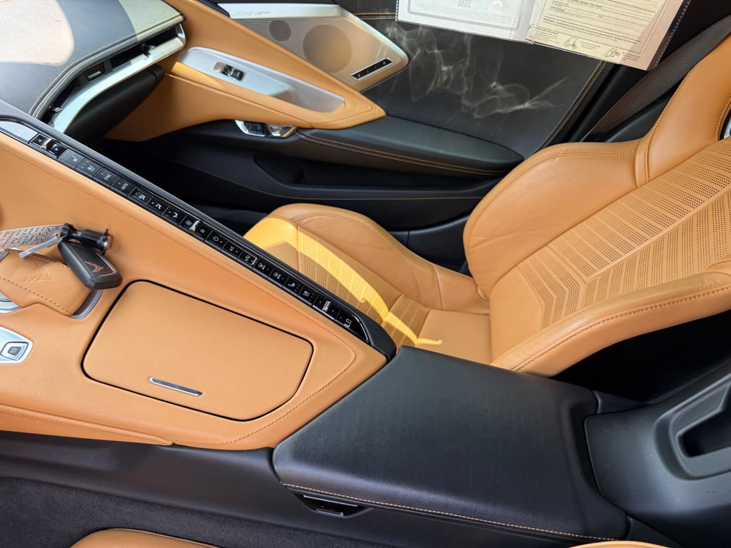 Used 2020 Chevrolet Corvette Stingray Preferred Cpe w/ 2LT Preferred Equipment Group RWD image 18