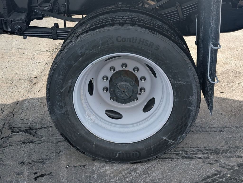 New 2025 Ford F550 4x4 Regular Cab Super Duty image 16