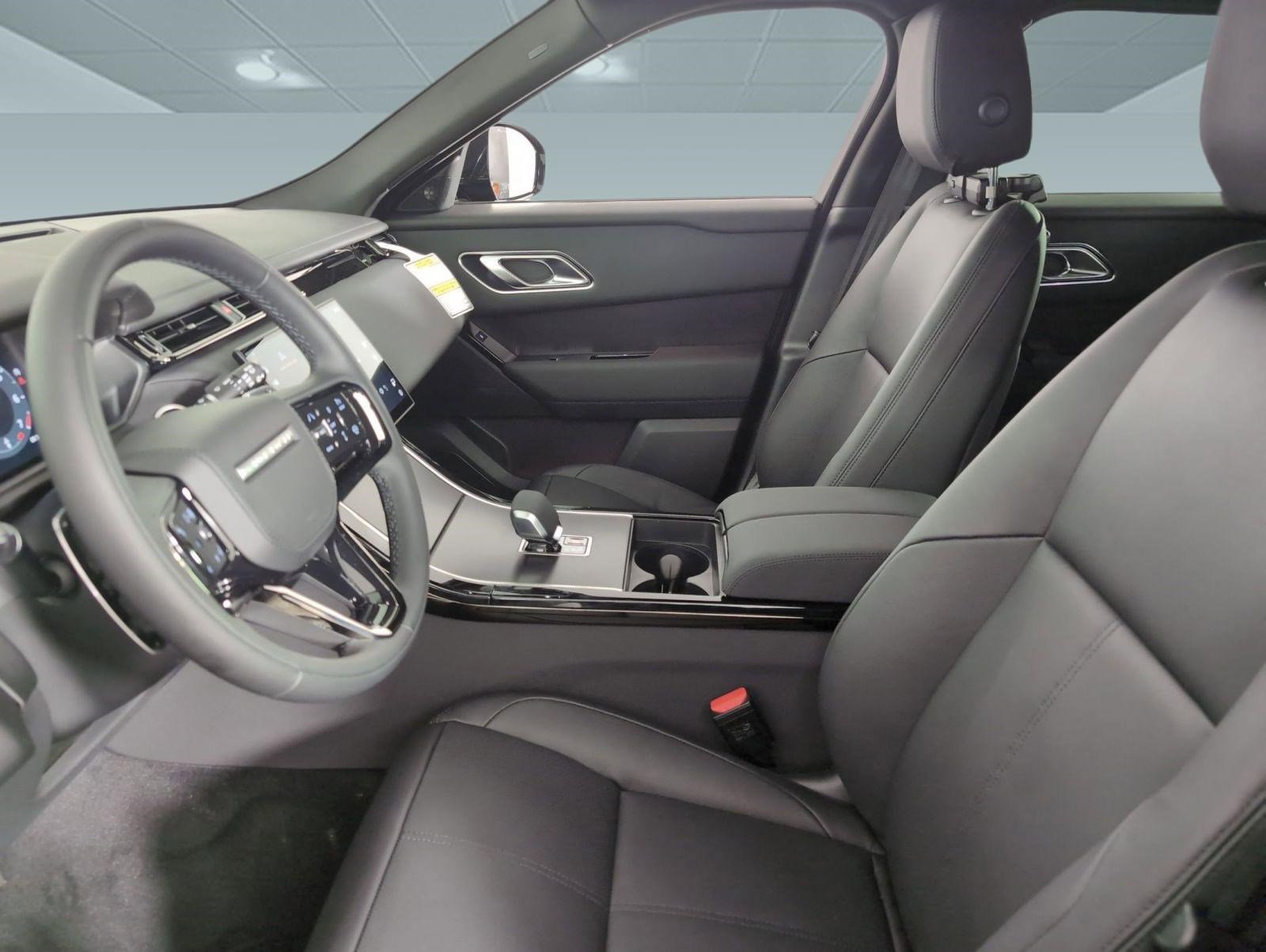Certified 2026 Land Rover Range Rover Velar Dynamic SE image 4