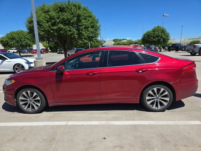 Used 2019 Ford Fusion SE AWD/4WD image 2