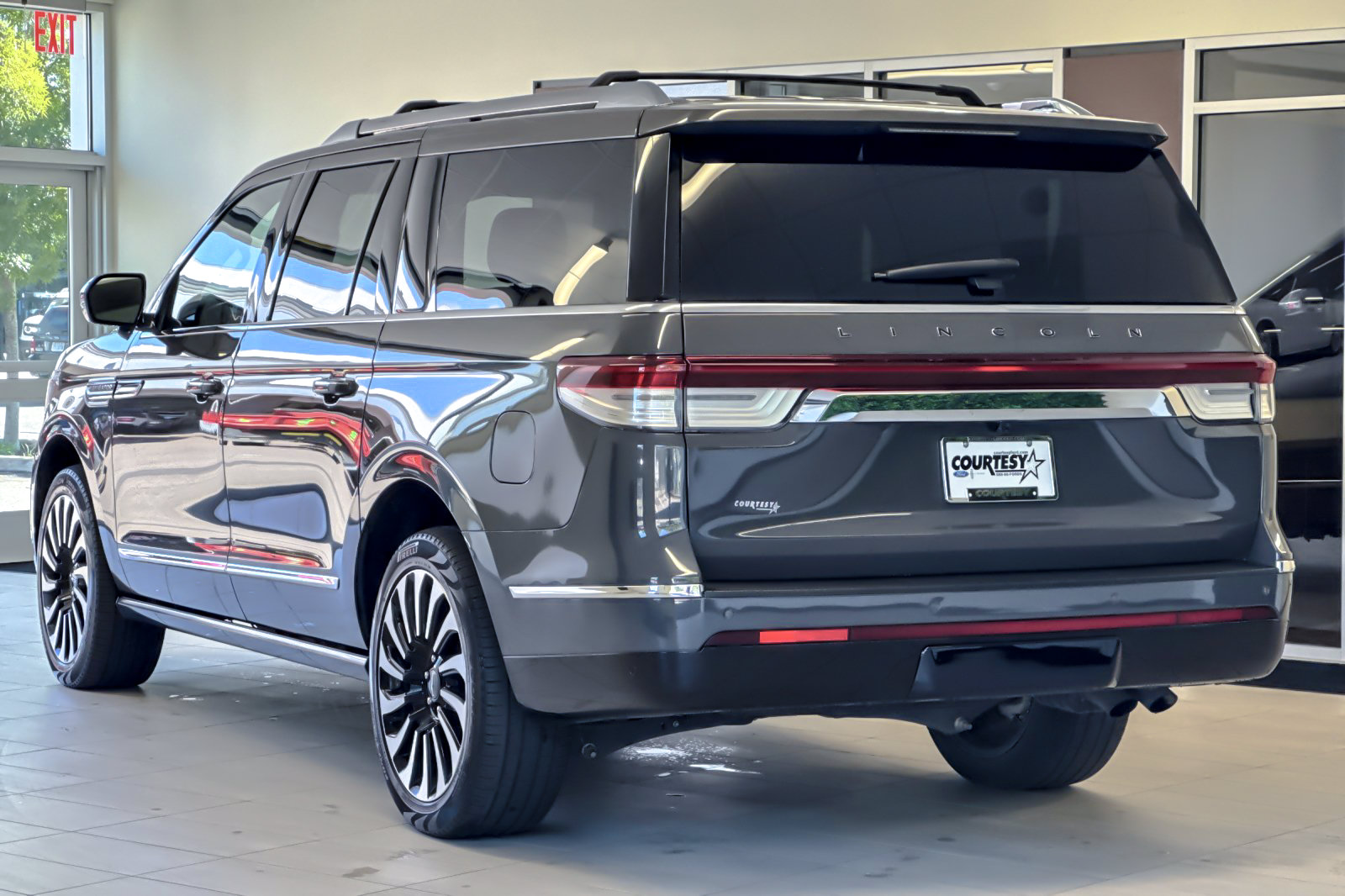 Certified 2024 Lincoln Navigator L Black Label AWD/4WD image 6