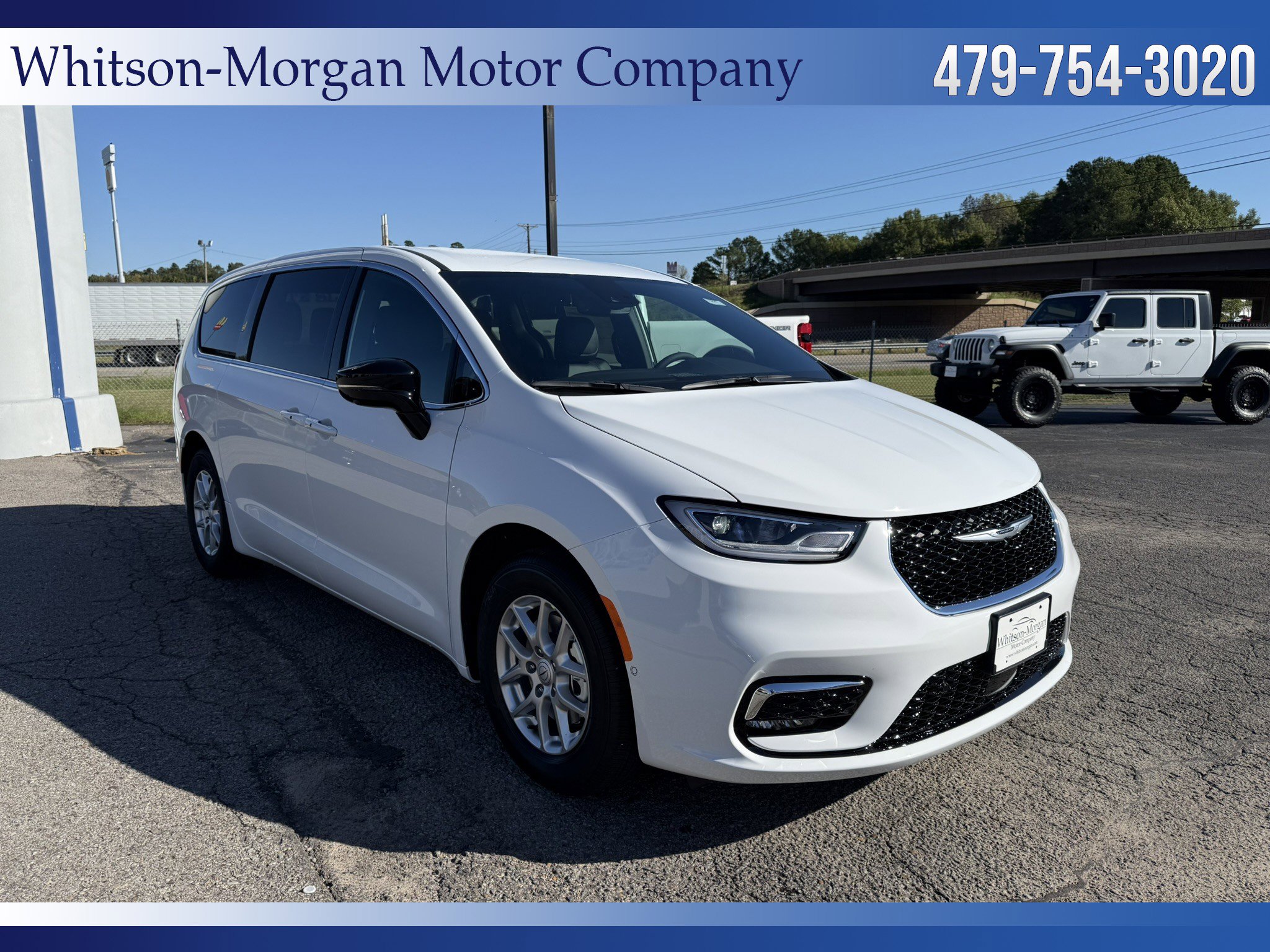 New 2026 Chrysler Pacifica Select image 4