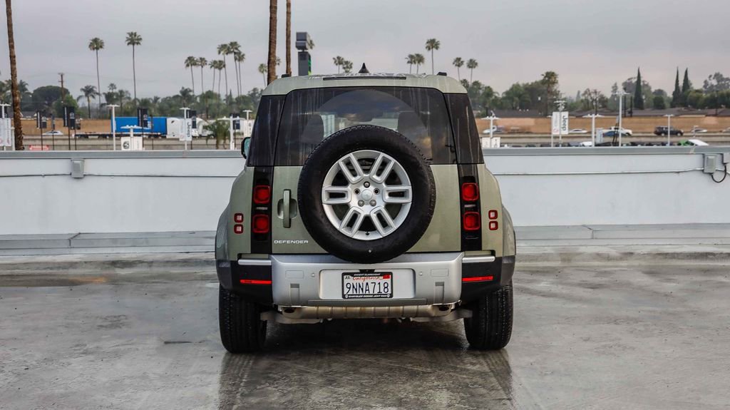 Used 2024 Land Rover Defender 110 S image 8