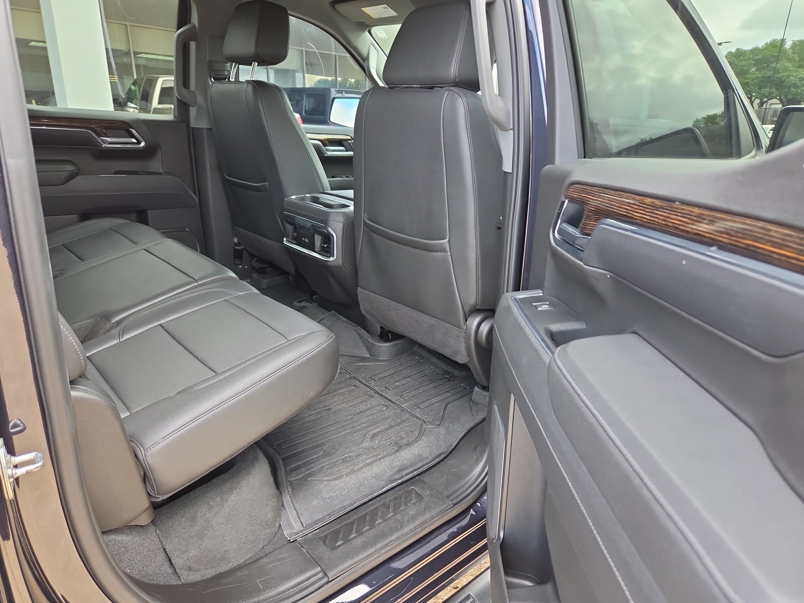 Used 2025 GMC Sierra 1500 Elevation w/ Elevation Premium Package AWD/4WD image 27