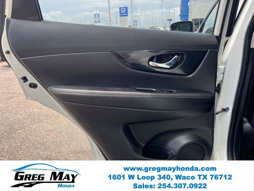 Used 2018 Nissan Rogue SL w/ Premium Package FWD image 17