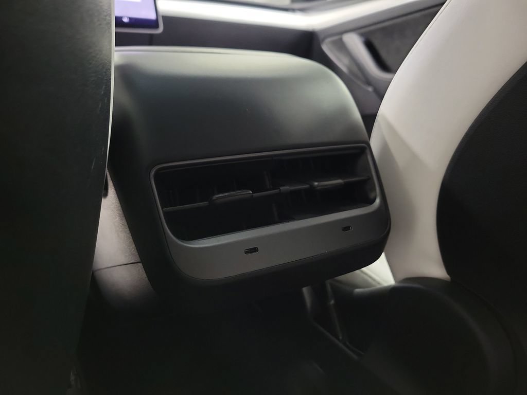 Used 2023 Tesla Model Y Long Range AWD/4WD image 30