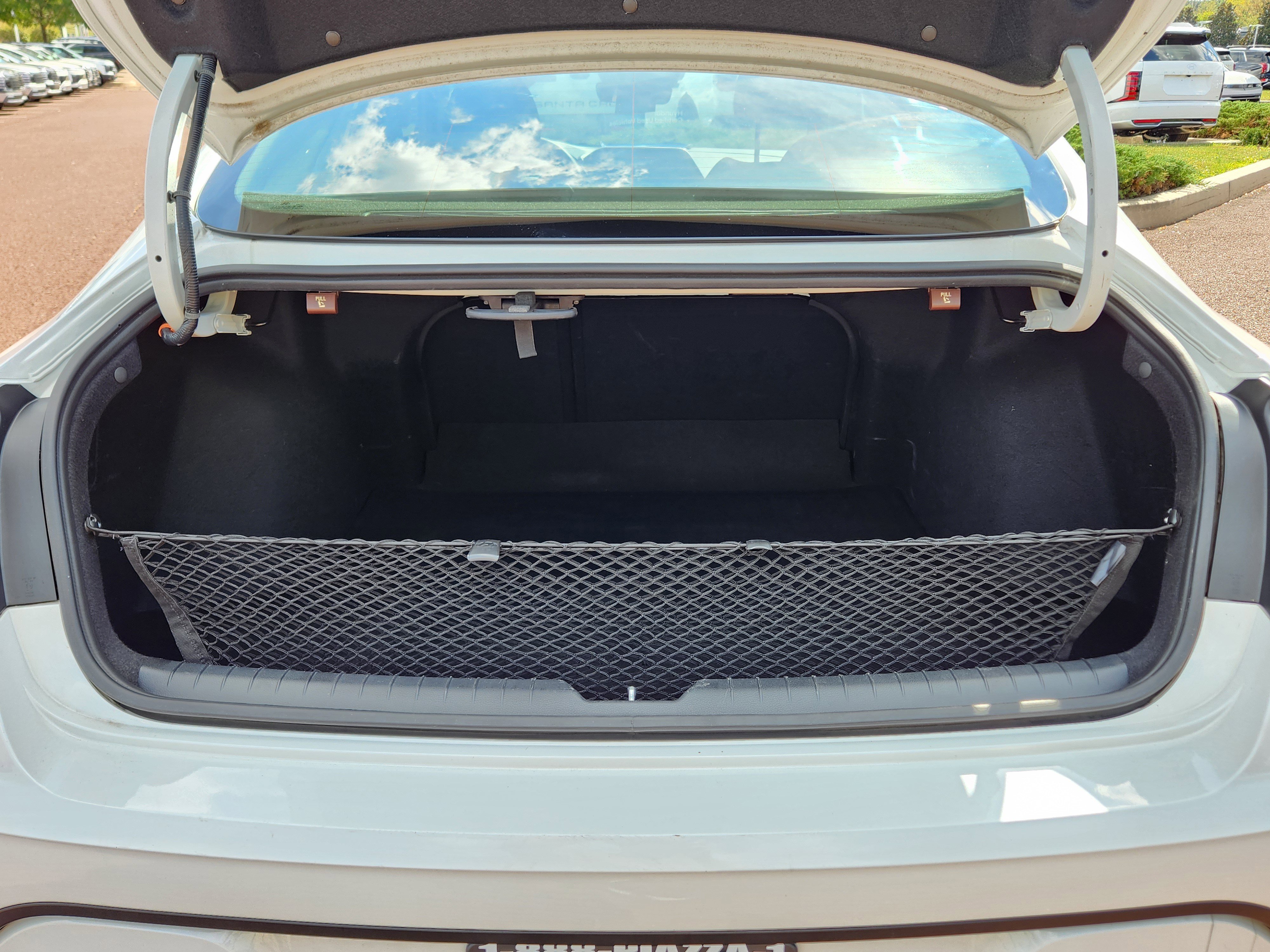 Certified 2022 Hyundai Sonata SE w/ Cargo Package image 8