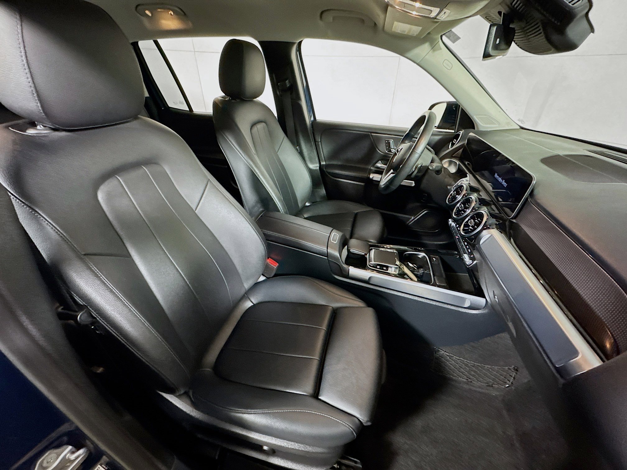 Used 2020 Mercedes-Benz GLB 250 4MATIC image 27