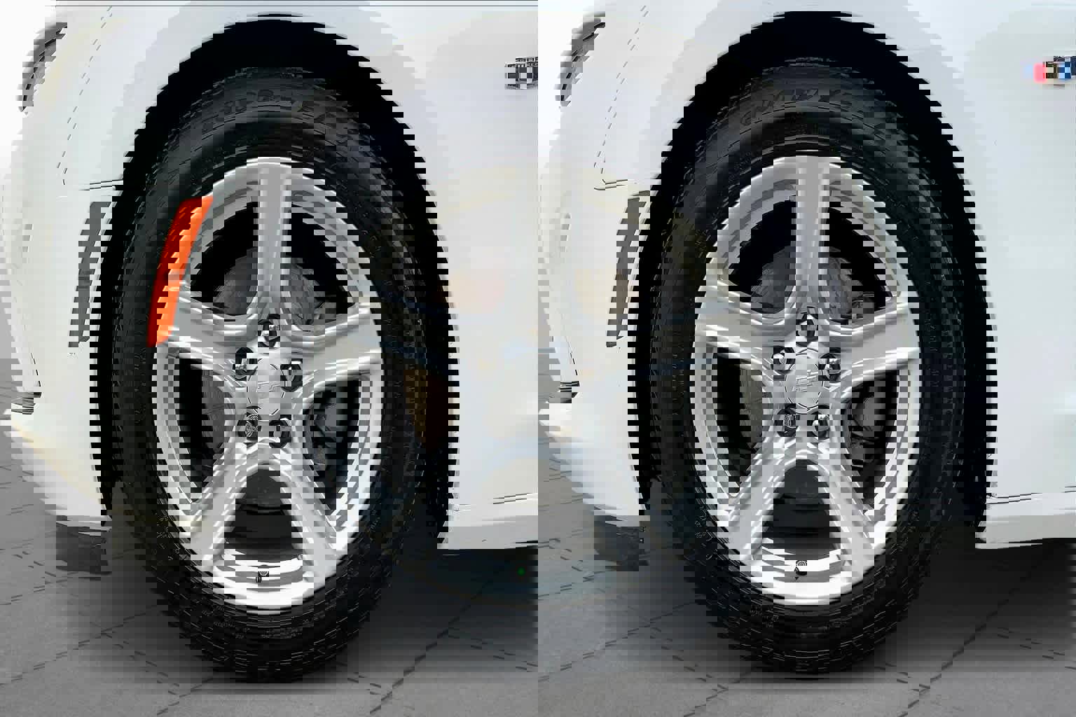 Used 2020 Chevrolet Camaro LT w/ Technology Package RWD image 11