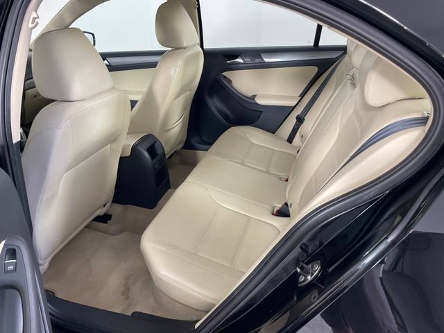 Used 2013 Volkswagen Jetta TDI FWD image 16