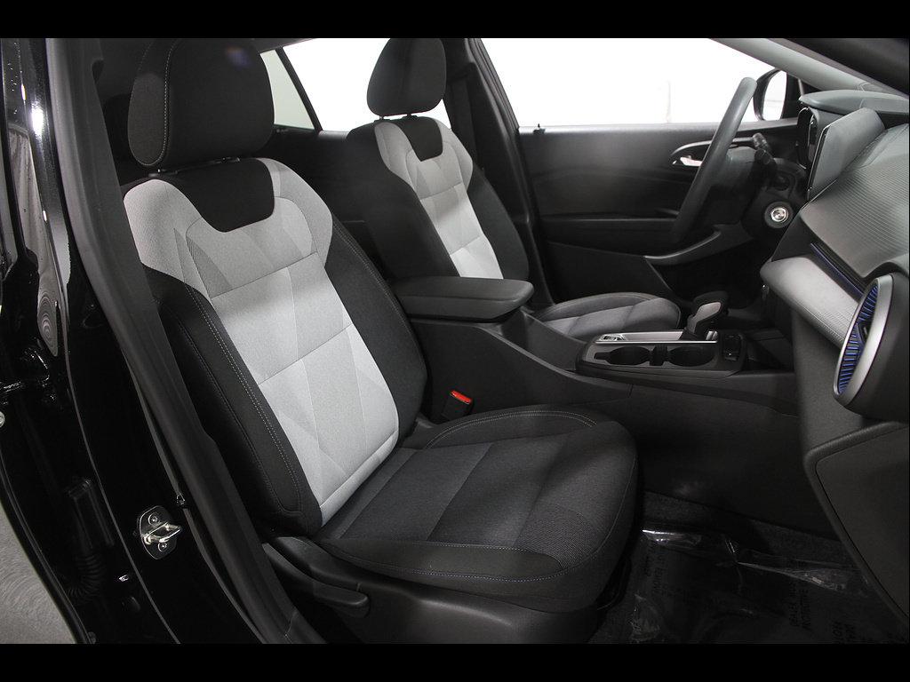 Used 2024 Chevrolet Trax LS w/ LS Convenience Package FWD image 16