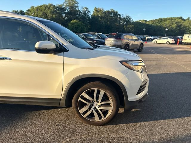 Used 2017 Honda Pilot Elite image 4