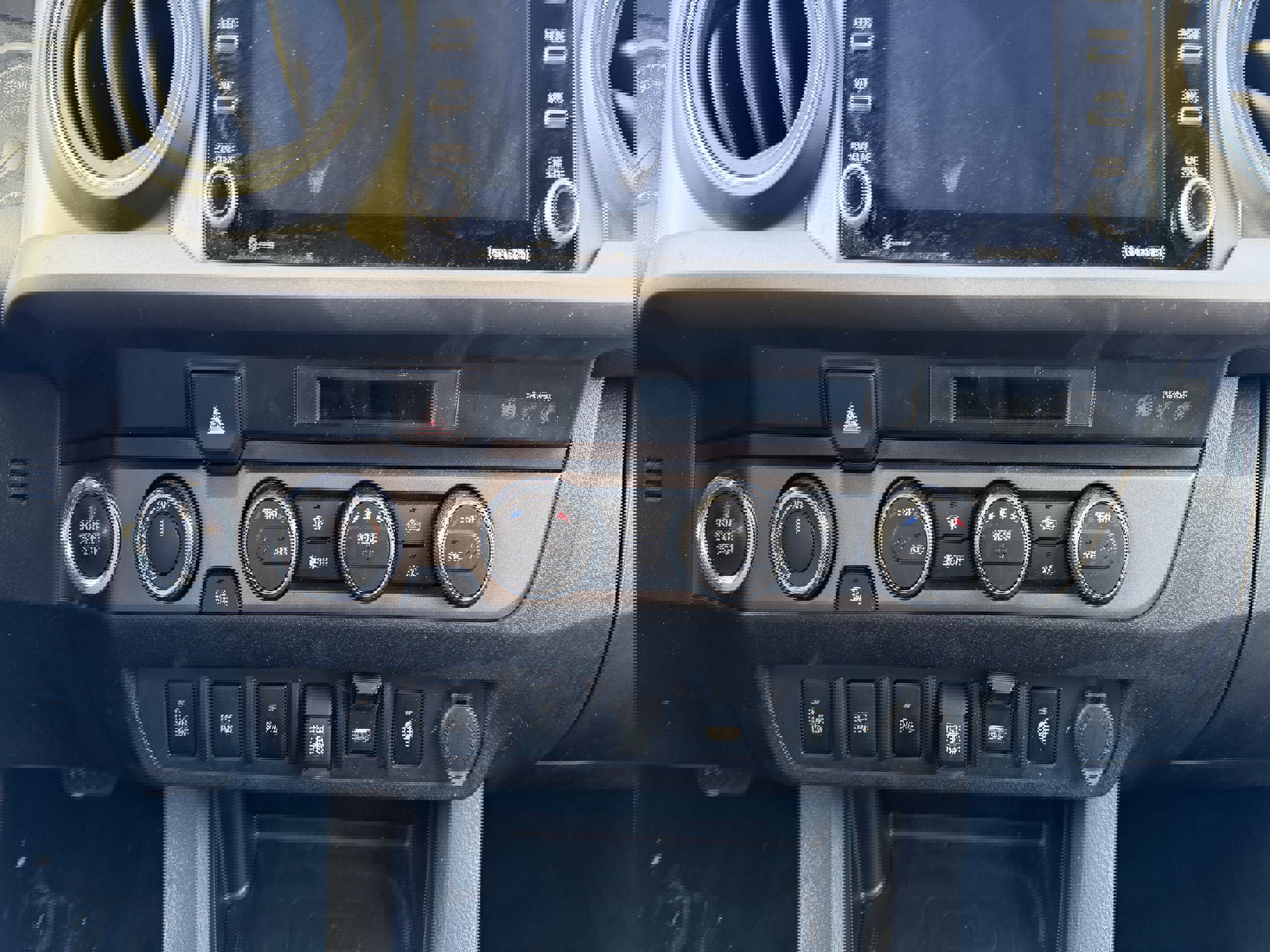 Used 2022 Toyota Tacoma TRD Sport w/ Technology Package image 21