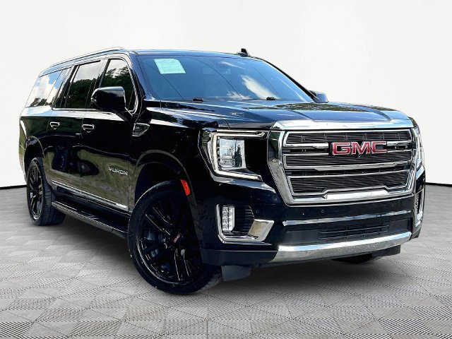 Used 2022 GMC Yukon XL SLT w/ SLT Premium Package AWD/4WD image 3